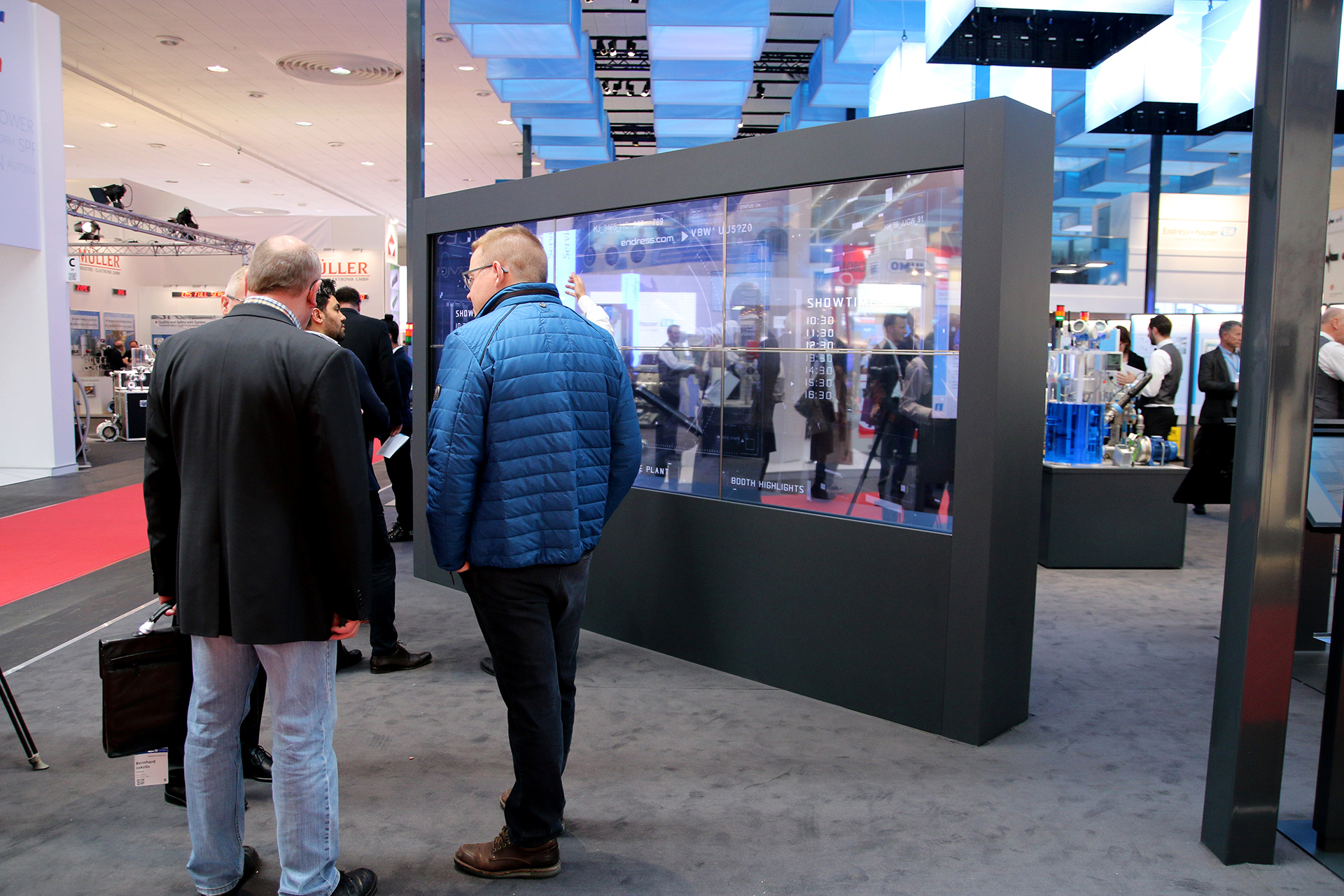 With a transparent, interactive OLED Powerwall, Endress & Hauser presented its products and services at HMI.