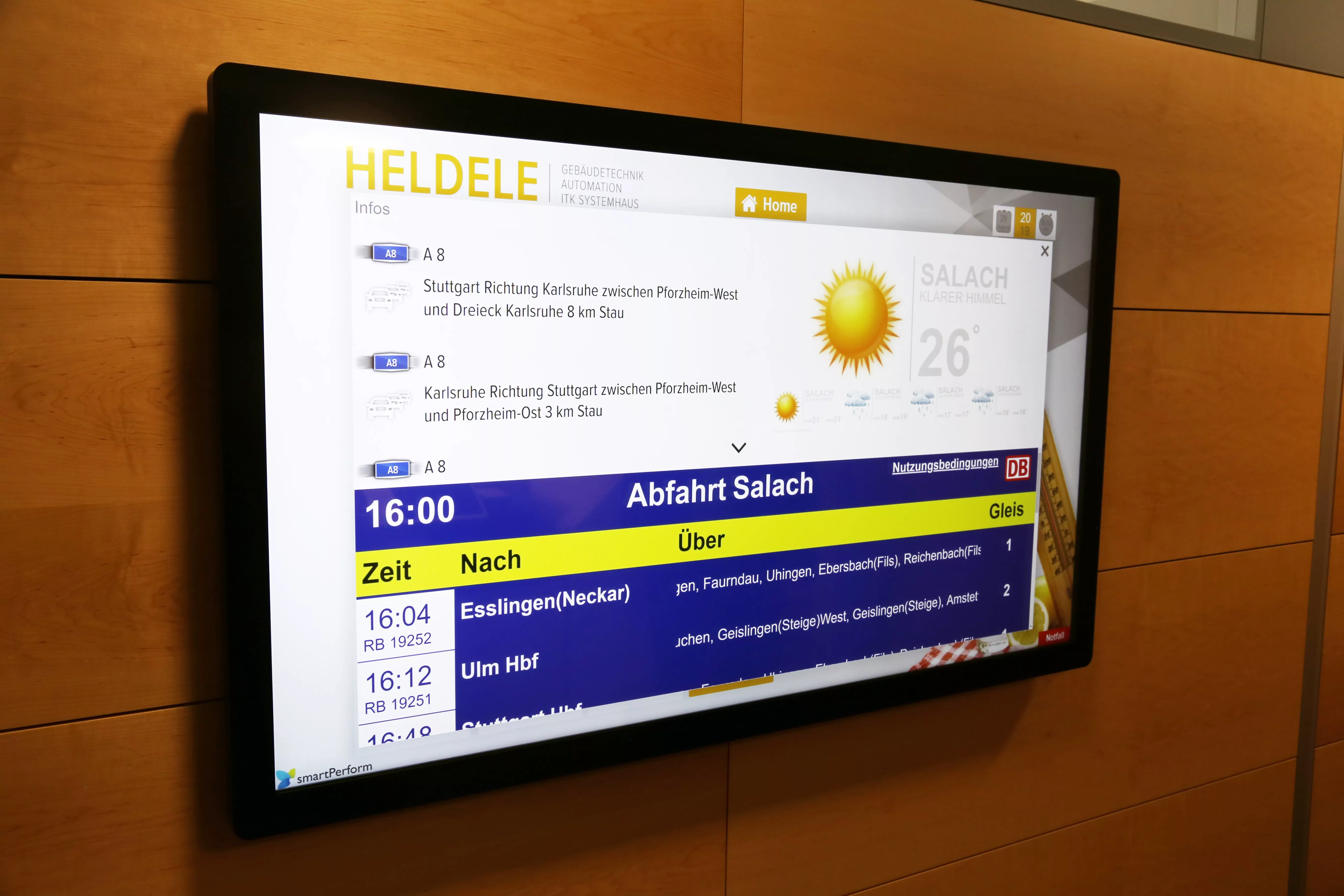 Schuler AG präsentiert auf einer Multi-Touch Powerwall Benutzeroberflächen für Show-, Informations- und Verkaufsbereiche.