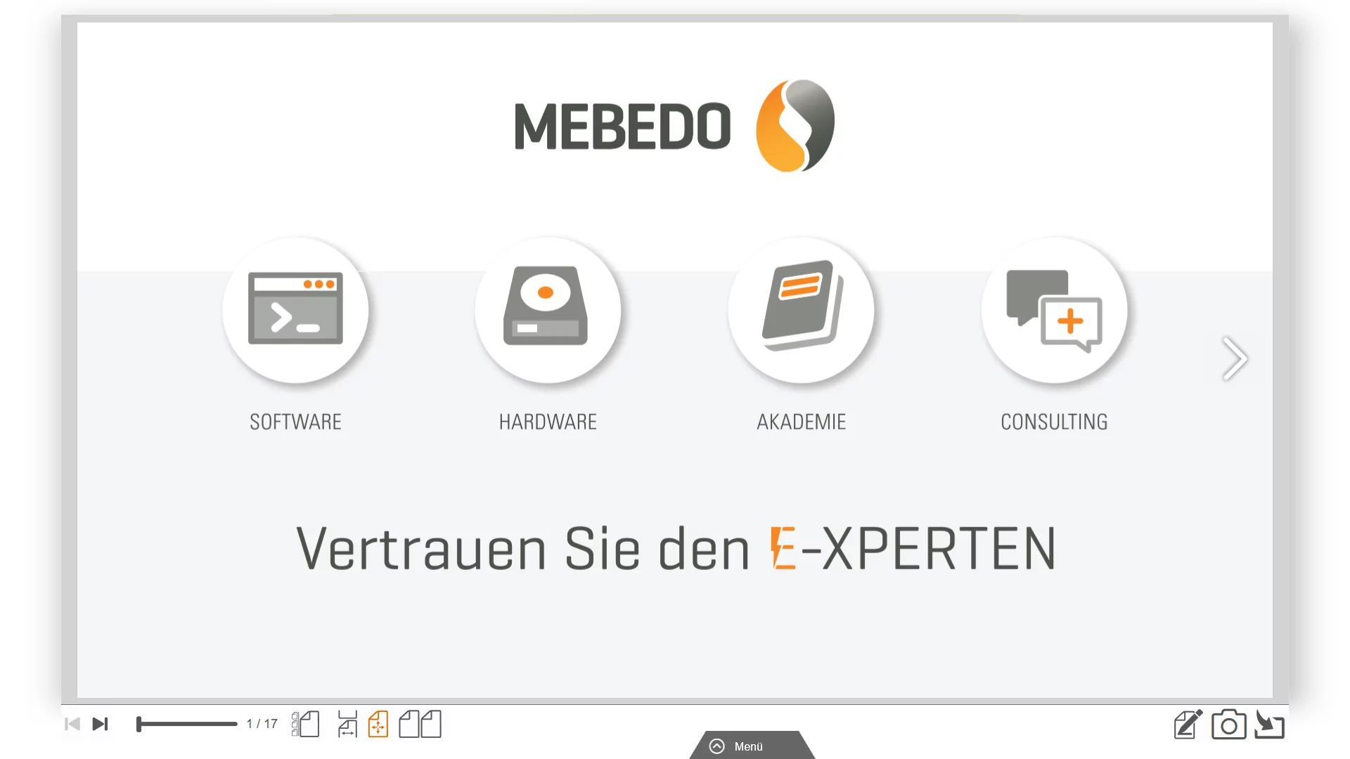 Im Eingangsbereich lädt eine Sitzecke zum Verweilen ein. Ein beeindruckender Großbildschirm in Form einer interaktiven Multi-Touch Powerwall inszeniert dort die Marke Schuler und deren Produkte.