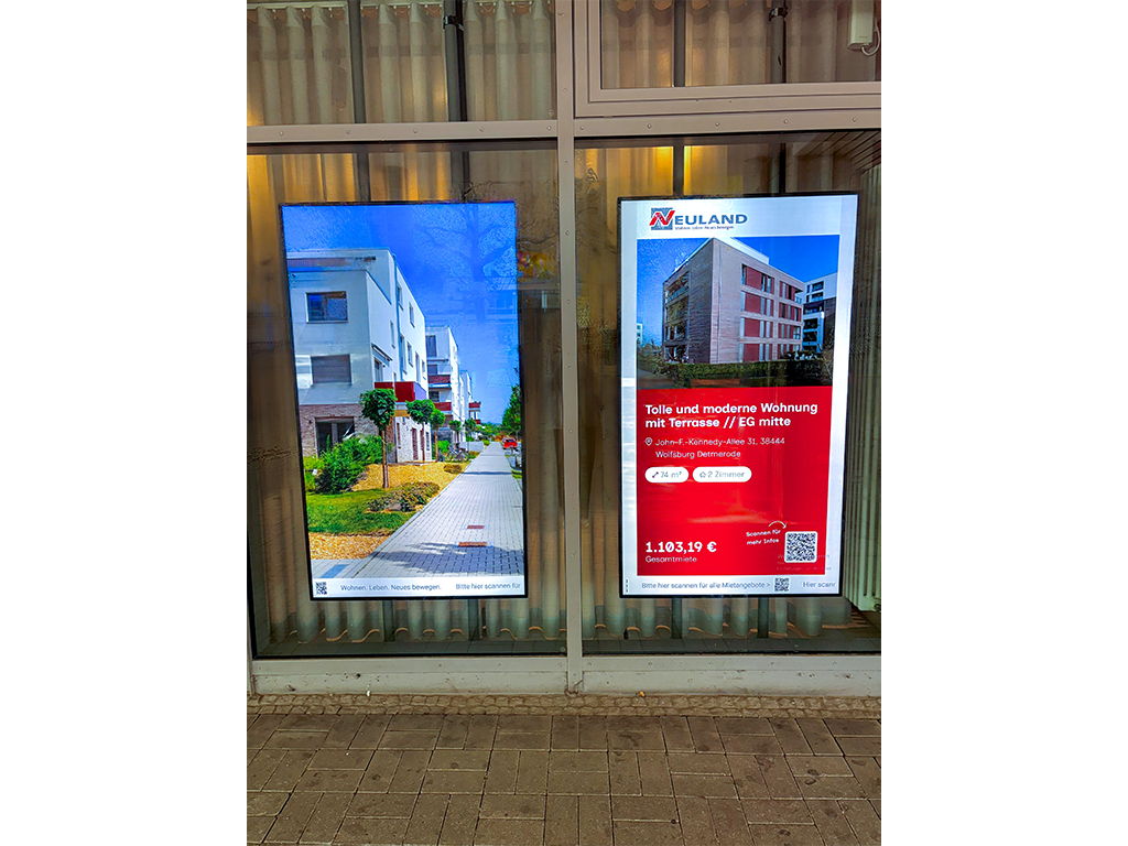 Mit dem Umzug in den modernen Neubau am Pariser Platz in Stuttgart, soll auch die Präsentations- und Seminartechnik zukunftsweisend modernisiert werden. Mit dem Umzug in den modernen Neubau am Pariser Platz in Stuttgart, soll auch die Präsentations- und Seminartechnik zukunftsweisend modernisiert werden.